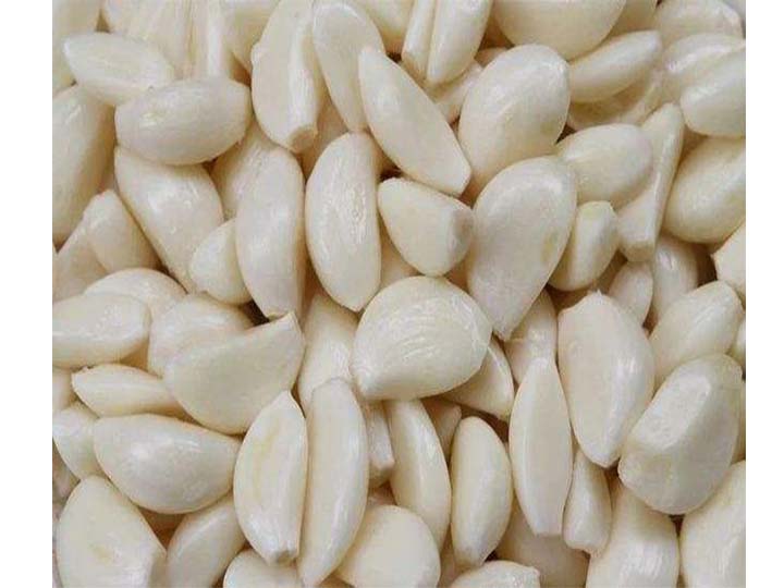 New-Design Pneumatic Garlic Peeling Machine In Pakistan With High Peeling Rate 3 Peeled garlic cloves