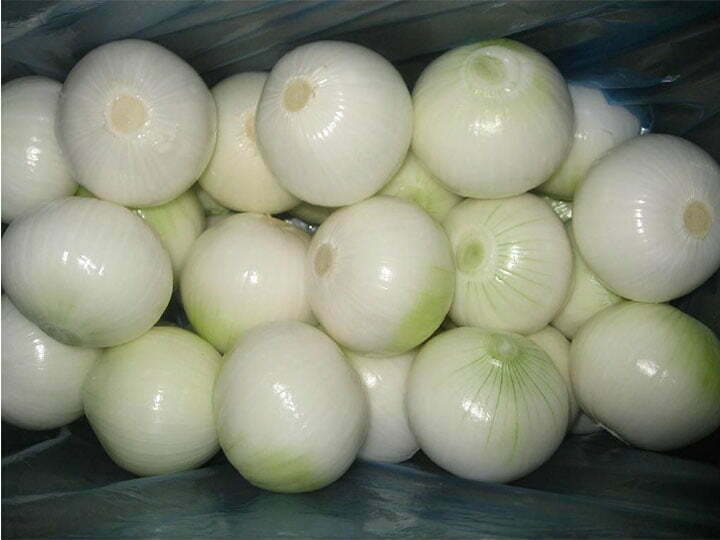 Peeled onions