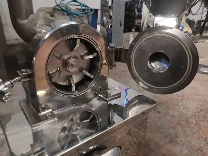 High-speed rotating blade 3