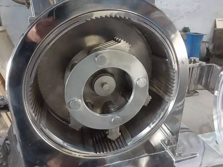 High-speed rotating blade