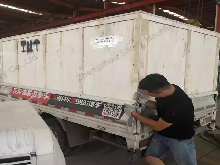 Garlic cleaning machine 8 Load the truck