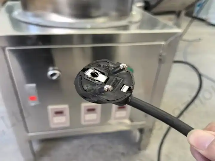 Machine à éplucher les gousses d'ail expédiée avec succès en Mongolie 5 Affichage de prise personnalisé pour les clients
