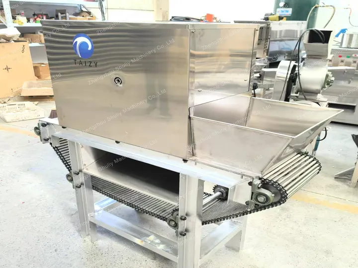 Garlic skin peeling machine